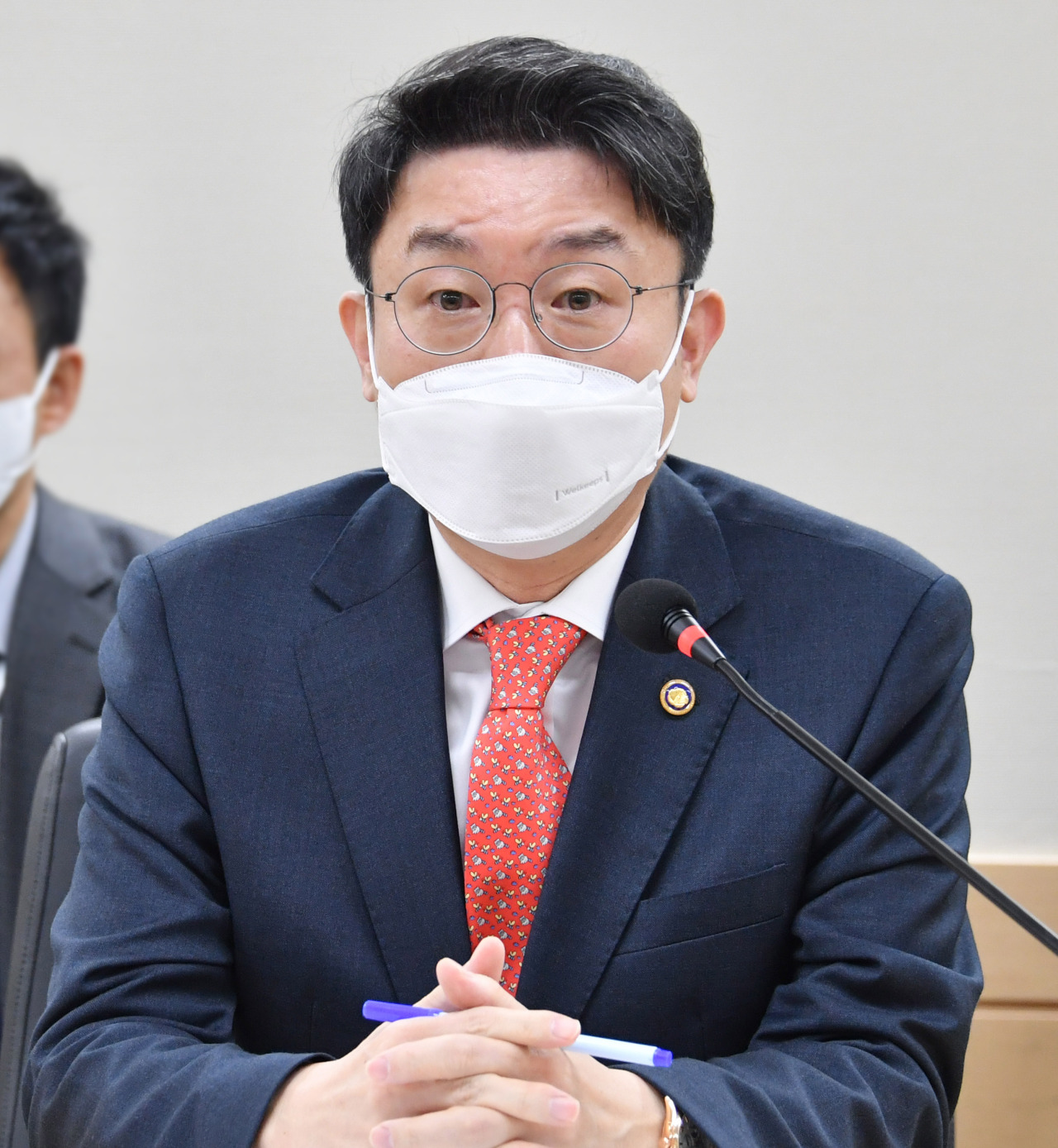 First Vice Finance Minister Lee Eog-weon speaks during a meeting to discuss innovative growth strategies and the Korean New Deal initiative aimed at stimulating economic growth and job creation through digital and green projects, at the government office complex in Seoul on Friday. (Yonhap)