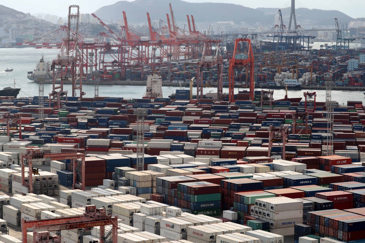 Shipping containers at Busan Port. (Yonhap)