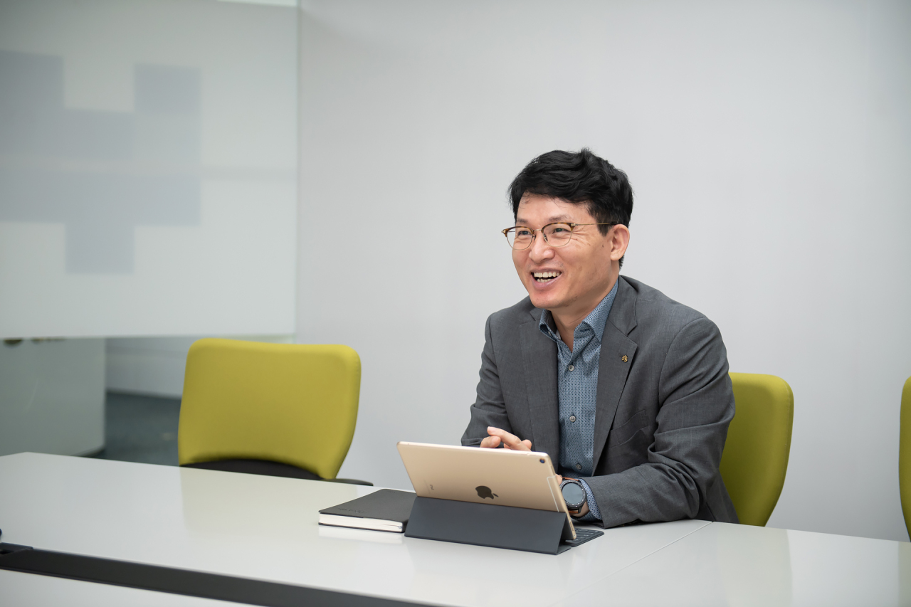 Lee Jeung-ik, vice president of the new business division at S-Oil, is seen during an interview with The Korea Herald at the company headquarters in Mapo-gu, western Seoul. (S-Oil)