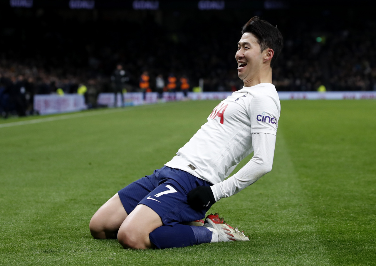 In this Associated Press photo, Son Heung-min of Tottenham Hotspur celebrates his goal against Brentford during the clubs' Premier League match at Tottenham Hotspur Stadium in London on Thursday. (Yonhap)