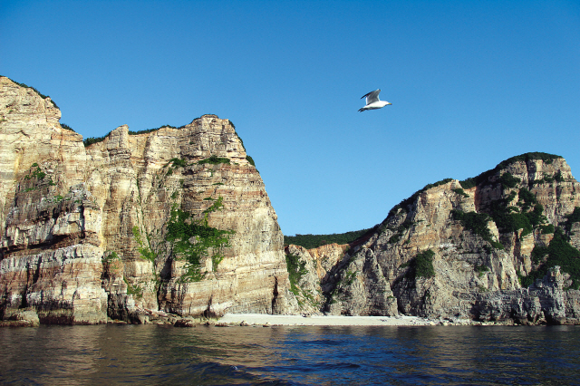 View of the rock formations on Baengnyeong Island (Julie Jackson/The Korea Herald)