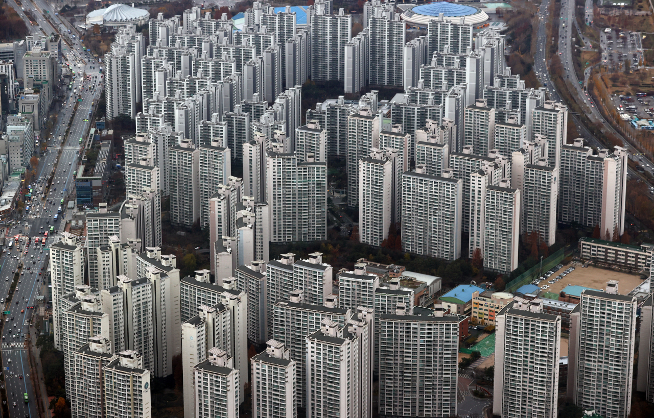 Apartment complexes in Jamsil-dong, Seoul (Yonhap)