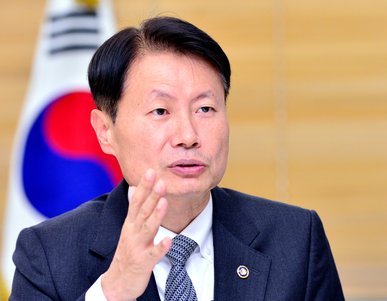 Minister of Food and Drug Safety Kim Ganglip speaks to The Korea Herald at his office in Osong, North Chungcheong Province, on Monday. (Park Hyun-koo/The Korea Herald)