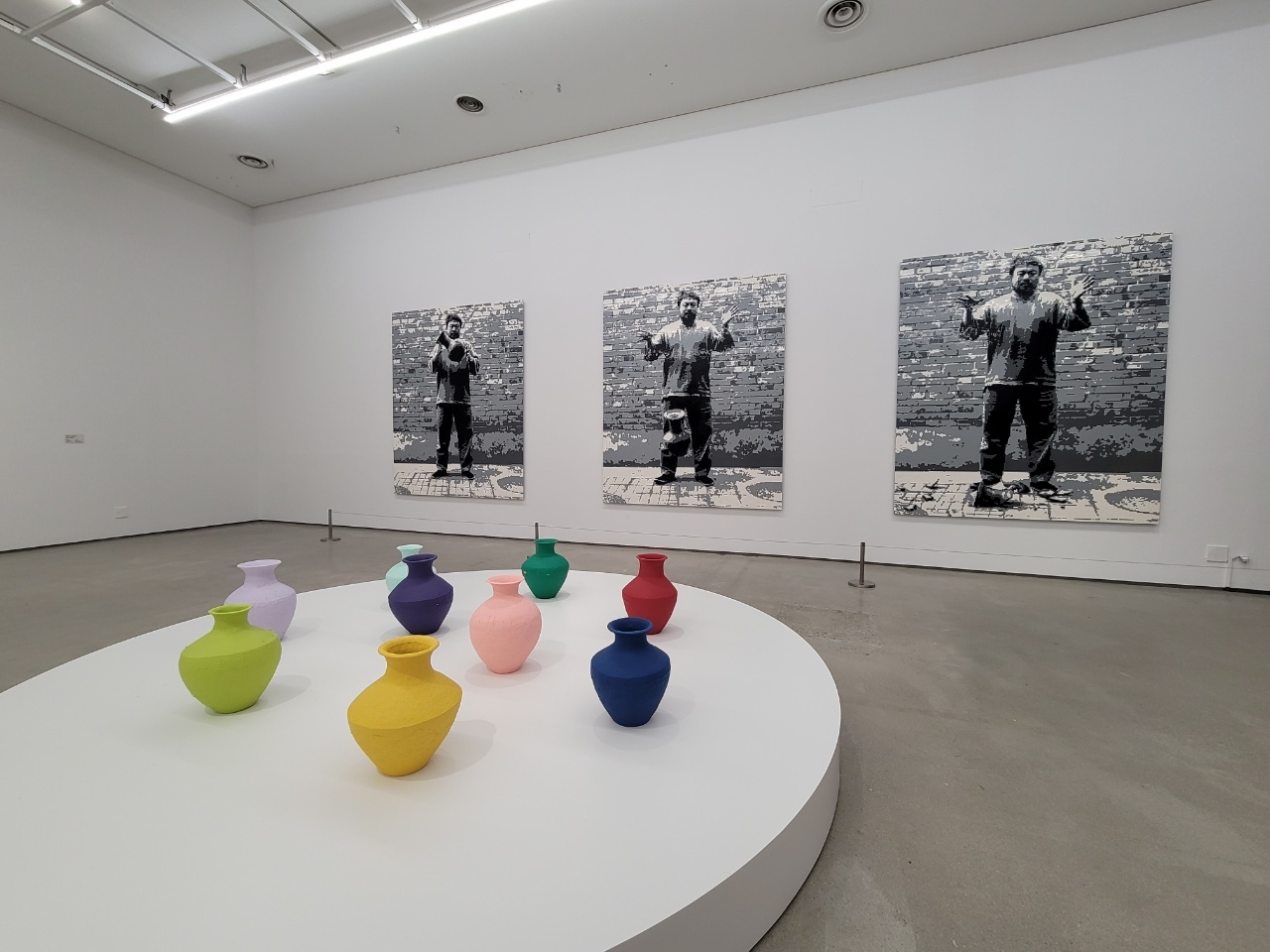 “Colored Vases” and “Dropping a Han Dynasty Um” by Ai Weiwei (Park Yuna/The Korea Herald)