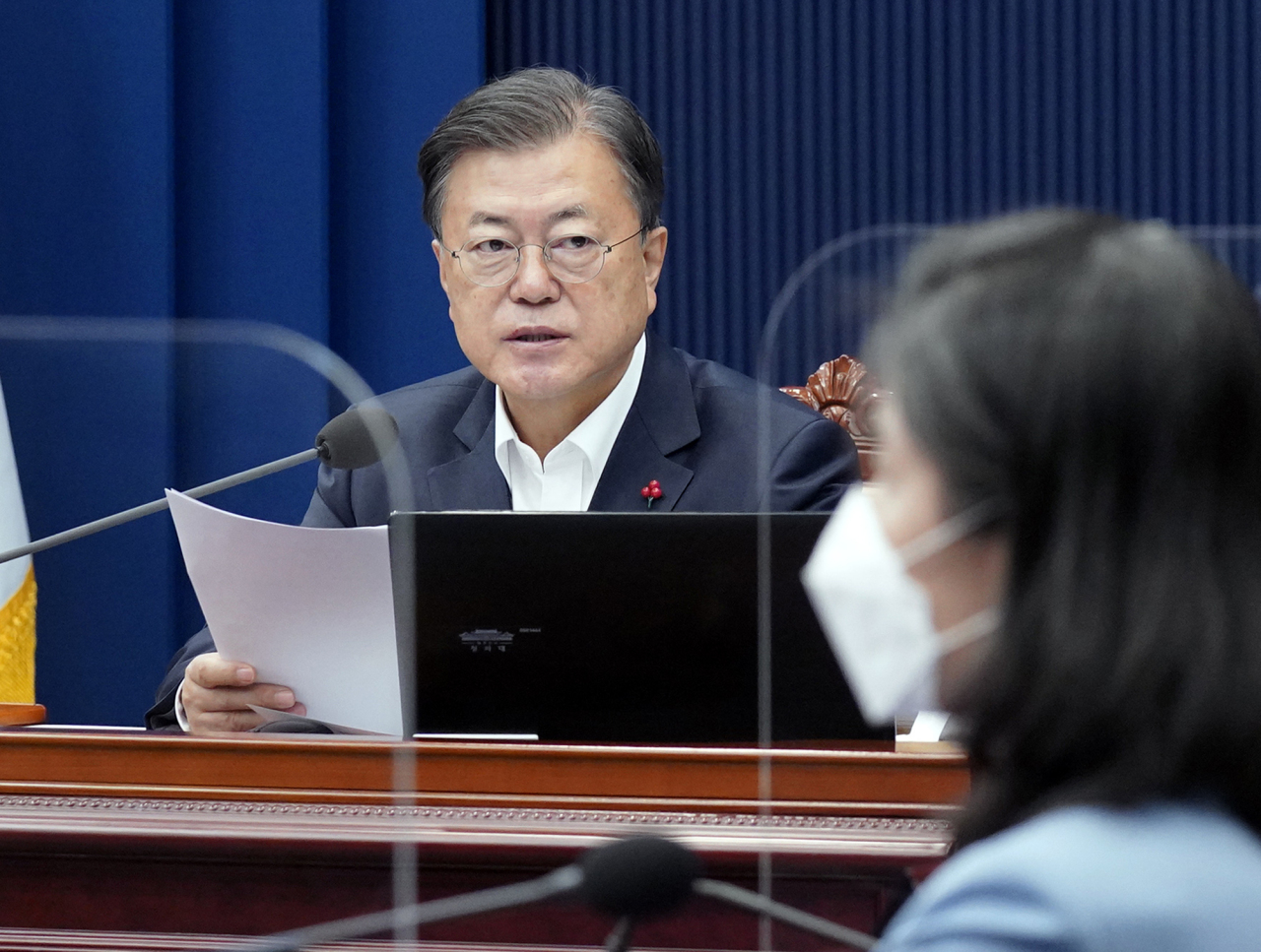 President Moon Jae-in speaks during a Cabinet meeting at Cheong Wa Dae in Seoul on Tuesday. (Yonhap)