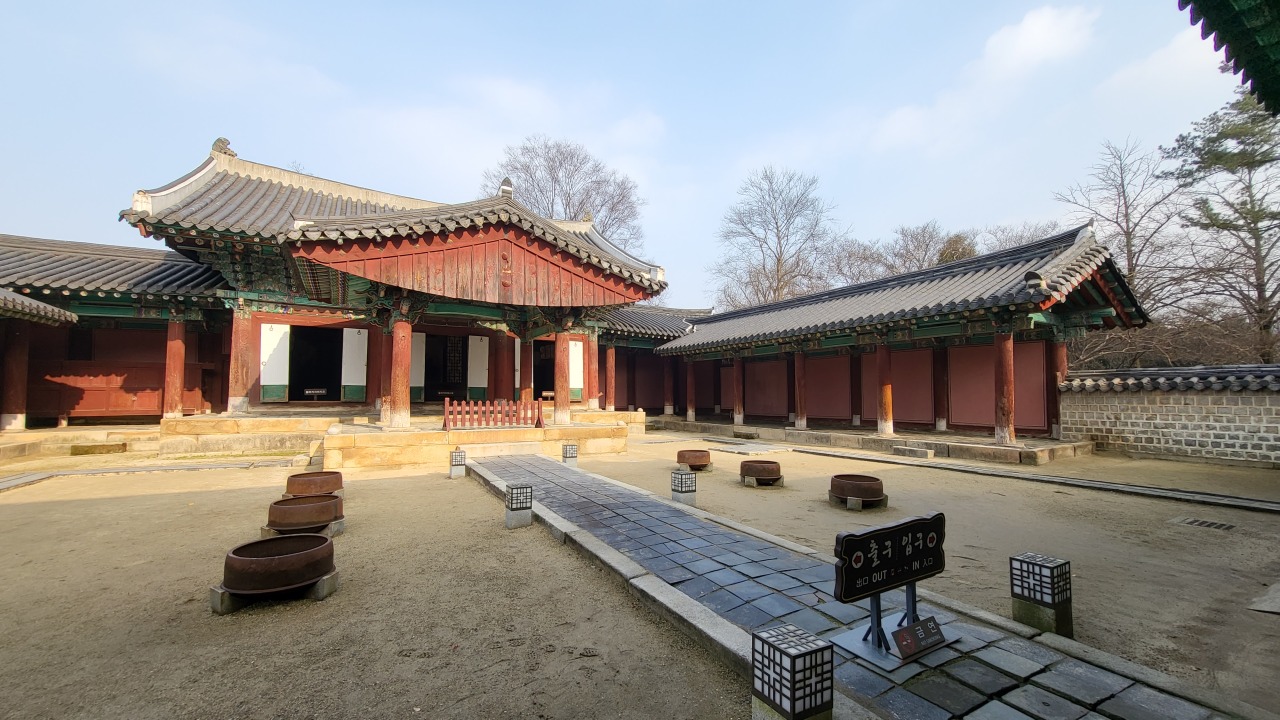 Main hall of Gyeonggijeon (Kim Hae-yeon/The Korea Herald)