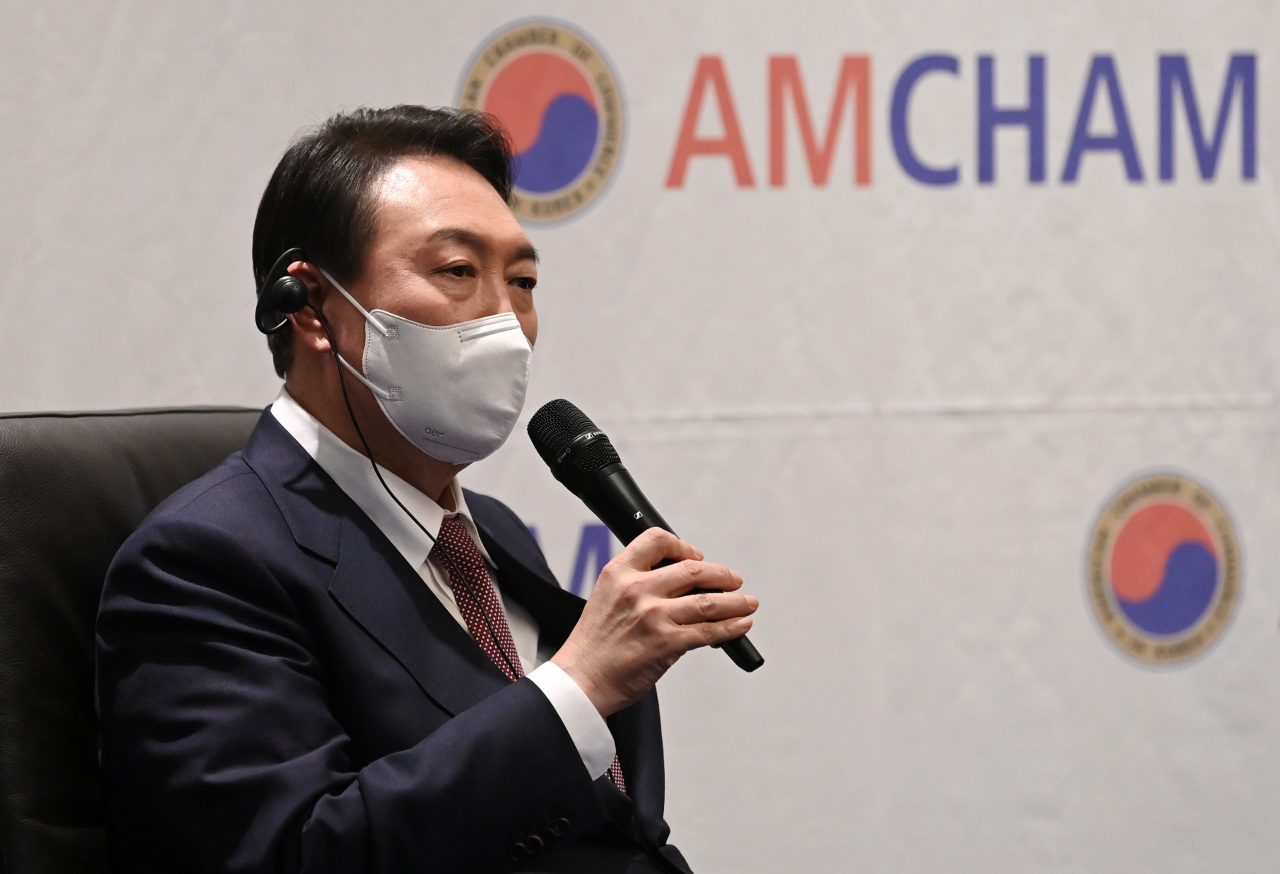 People Power Party candidate Yoon Seok-youl speaks during a discussion hosted by the American Chamber of Commerce on Tuesday. (Yonhap)