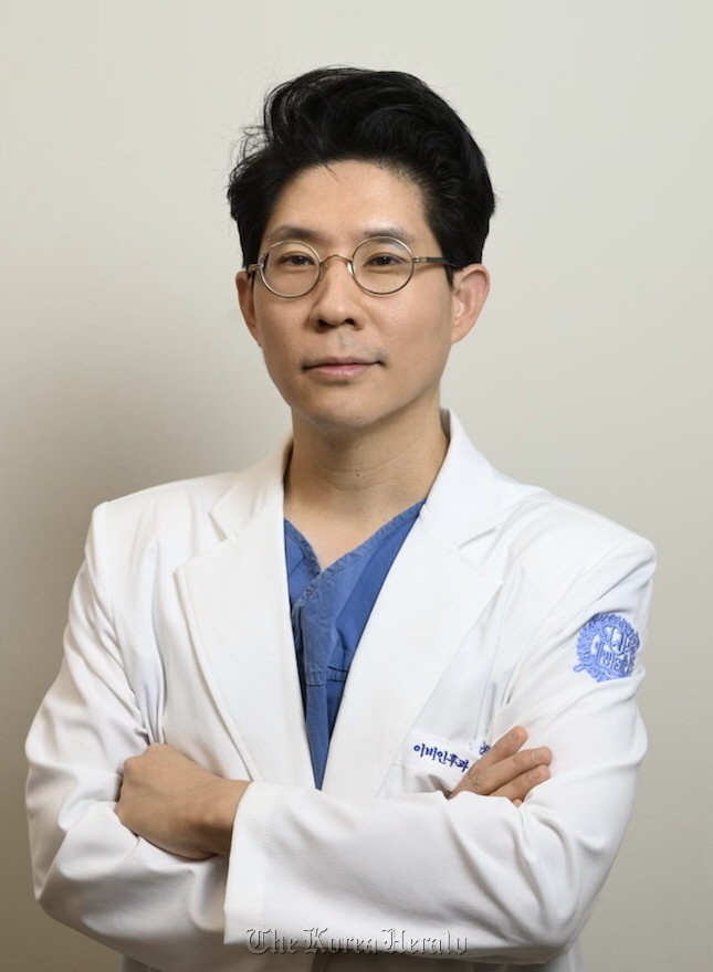 Ear, nose and throat specialist professor Choi Byung-yoon is the principal investigator at the laboratory of clinical genetics at Seoul National University Bundang Hospital. (Seoul National University Bundang Hospital)