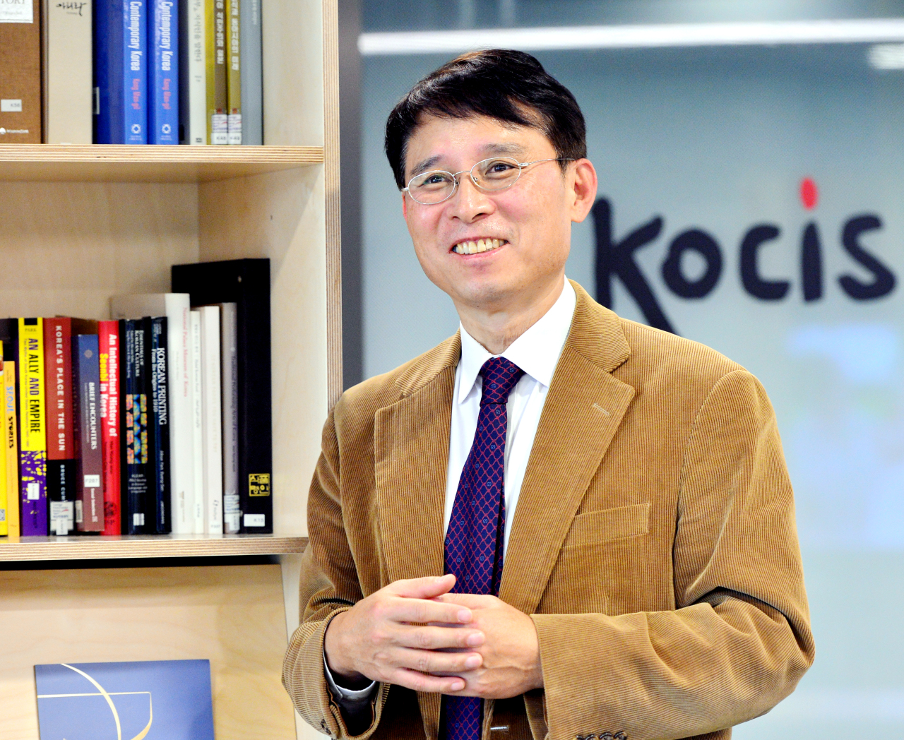 Park Jung-youl, Director of the Korean Culture and Information Service, talks during an interview with the Korea Herald on Thursday. (Park Hyun-koo/The Korea Herald)