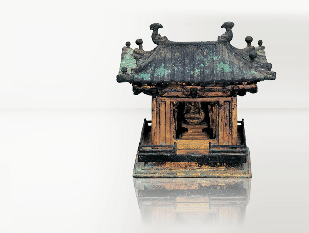 The Portable Shrine of Gilt-bronze Buddha Triad (CHA)