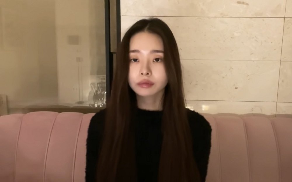 Song Ji-ah makes a public apology in a YouTube clip. (Screen capture from Song Ji-ah’s YouTube channel)