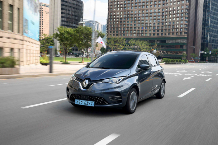 This photo provided by Renault Samsung on Aug. 22, 2020, shows the automaker's electric minicar Zoe. (Renault Samsung)