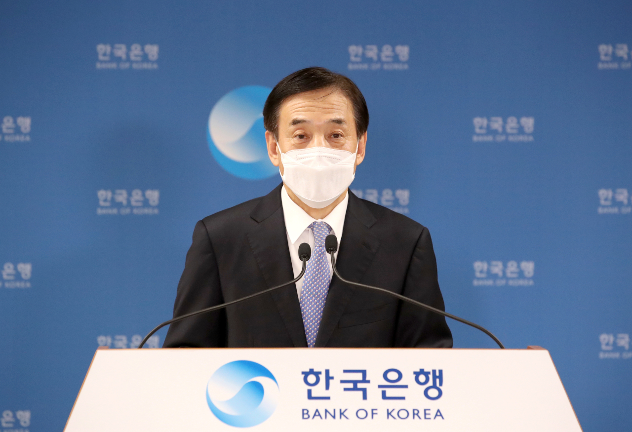 BOK Gov. Lee Ju-yeol at a press conference. (Yonhap)