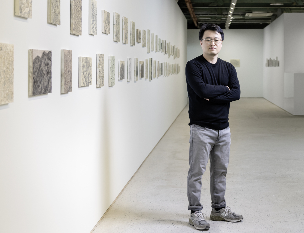 Moon Sung-sic poses at his exhibition “Life” at Kukje Gallery in Busan (Kukje Gallery)