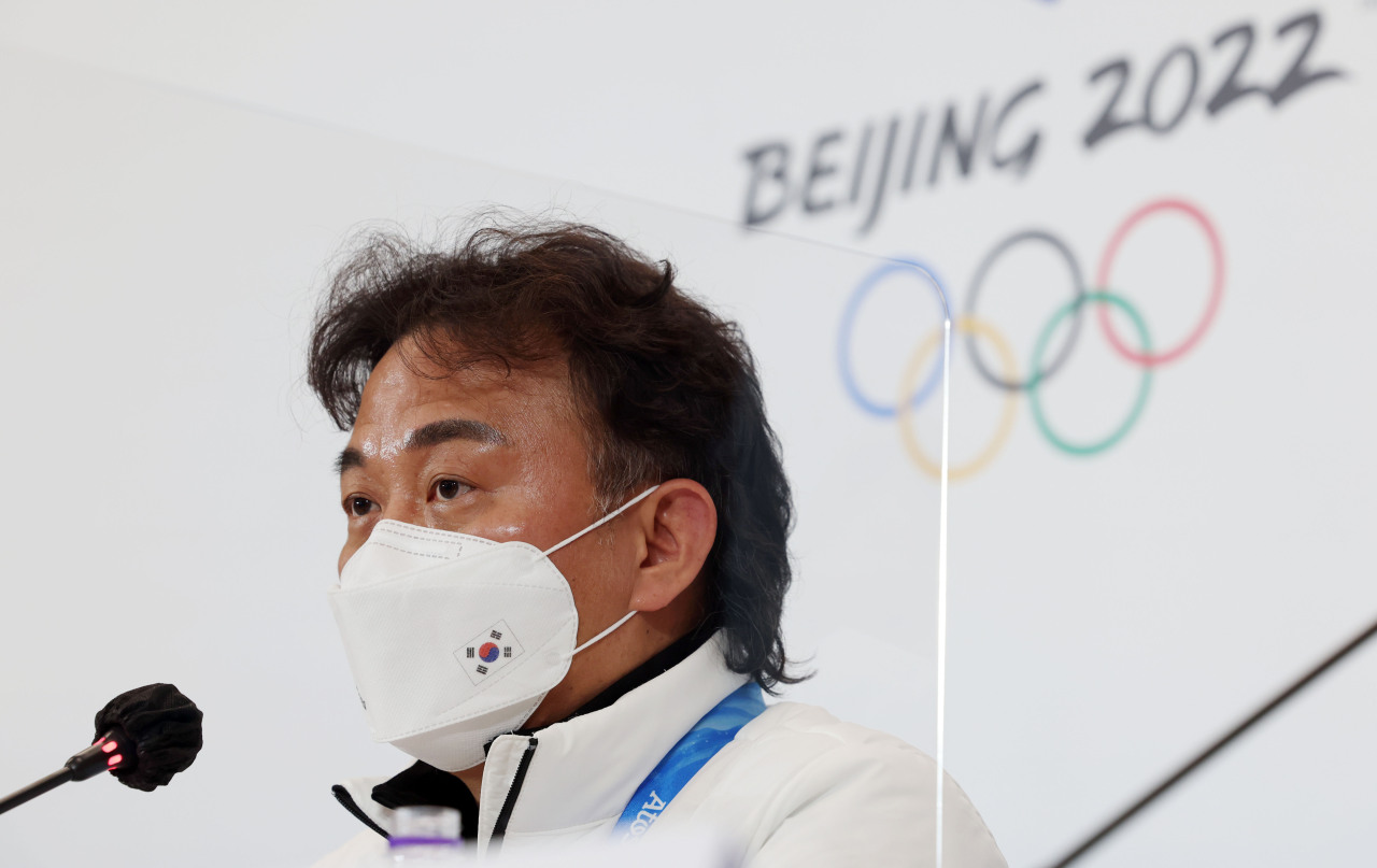 Choi Yong-koo, a senior official of the South Korean short track speed skating team at Beijing 2022, speaks at a press conference at the Main Media Centre in Beijing on Tuesday. (Yonhap)