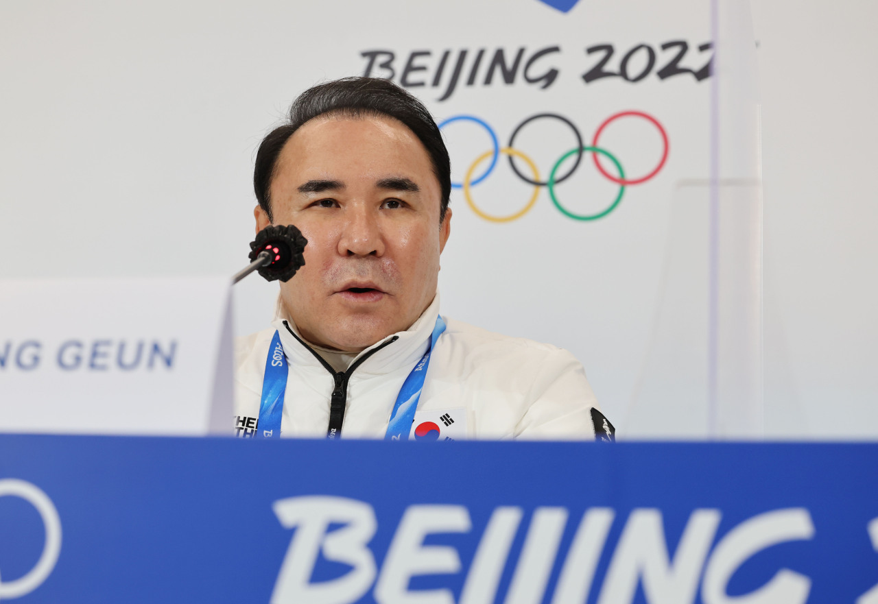 Korea Skating Union President Yoon Hong-geun speaks during a press conference at the Beijing Olympics Main Media Center, Tuesday. (Yonhap)