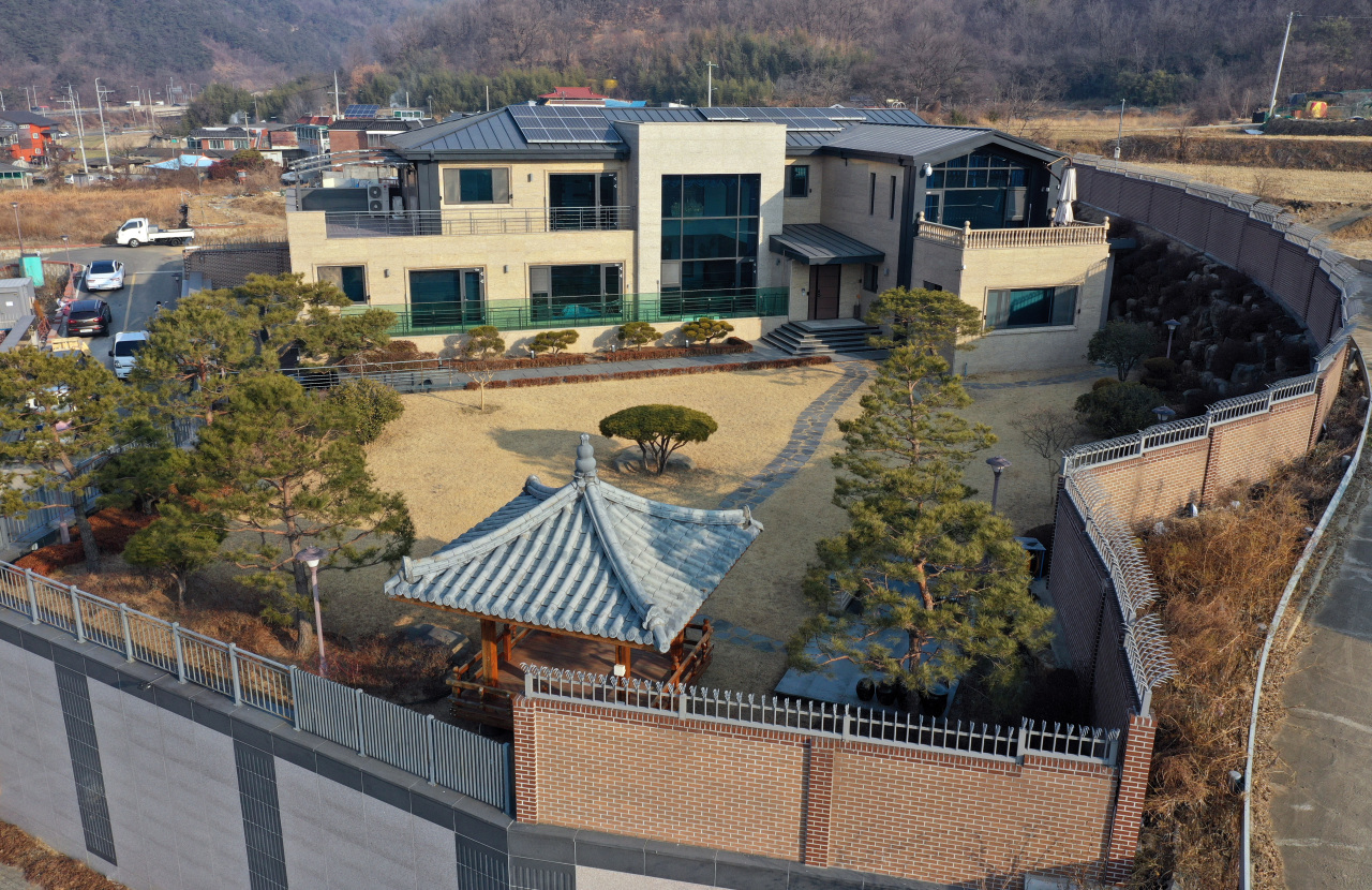 The property that a close aide of former President Park Geun-hye reportedly signed a contract to purchase in Dalseong County, Daegu, North Gyeongsang Province, Sunday. (Yonhap)