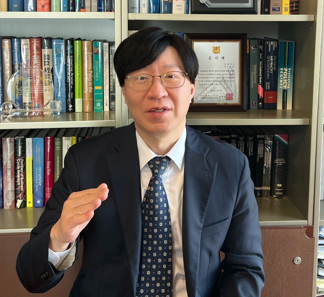 Kim So-young, an economics professor at Seoul National University, serves as the main economic adviser for Yoon Suk-yeol, presidential nominee of the main opposition People Power Party. (Courtesy of the interviewee)