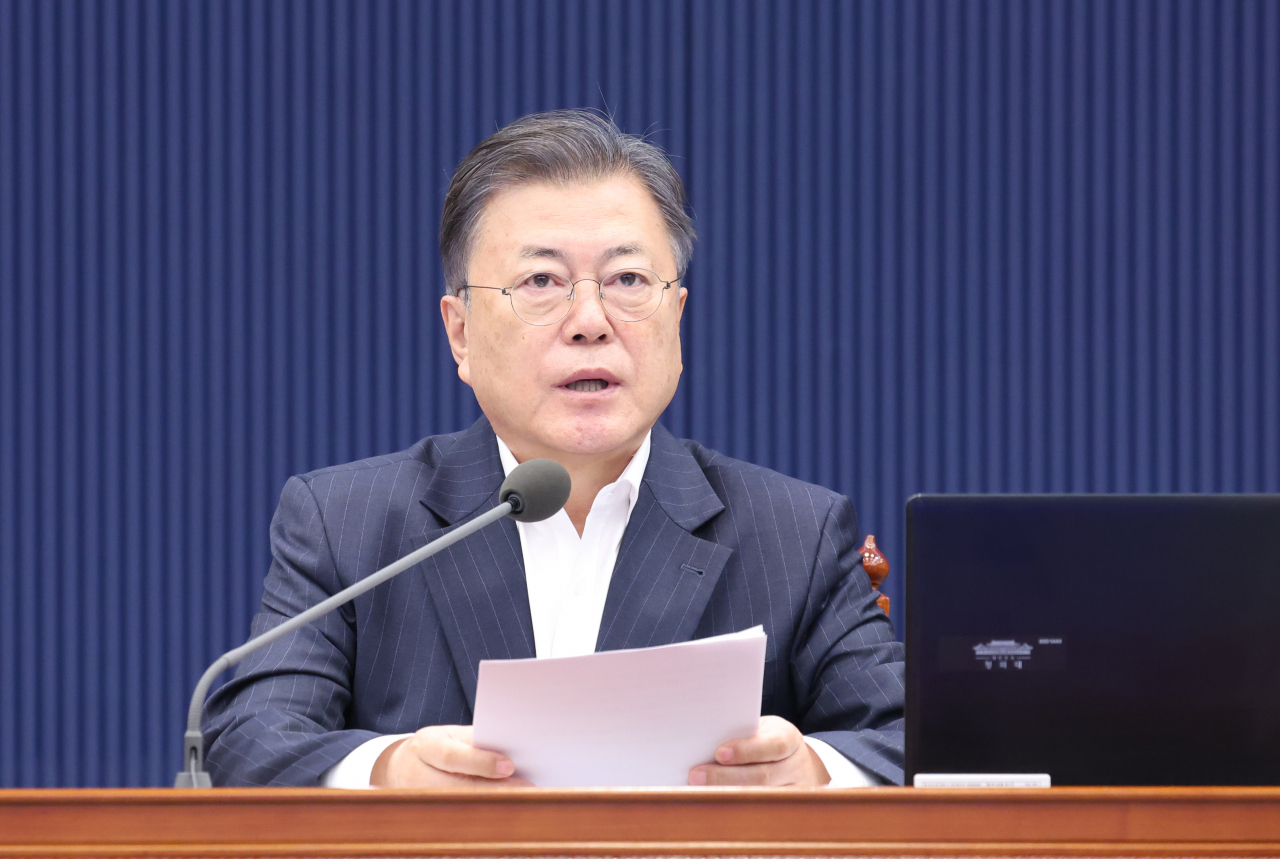 President Moon Jae-in addresses a Cabinet meeting at Cheong Wa Dae in Seoul on Tuesday. (Yonhap)