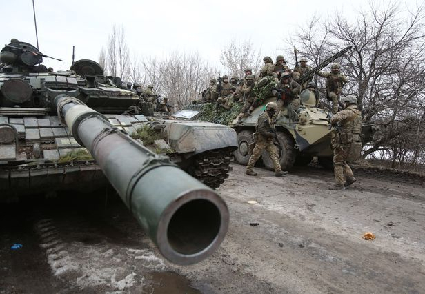 Ukraine forces stand by to respond to the invasion of Russia near the eastern border. (Yonhap)