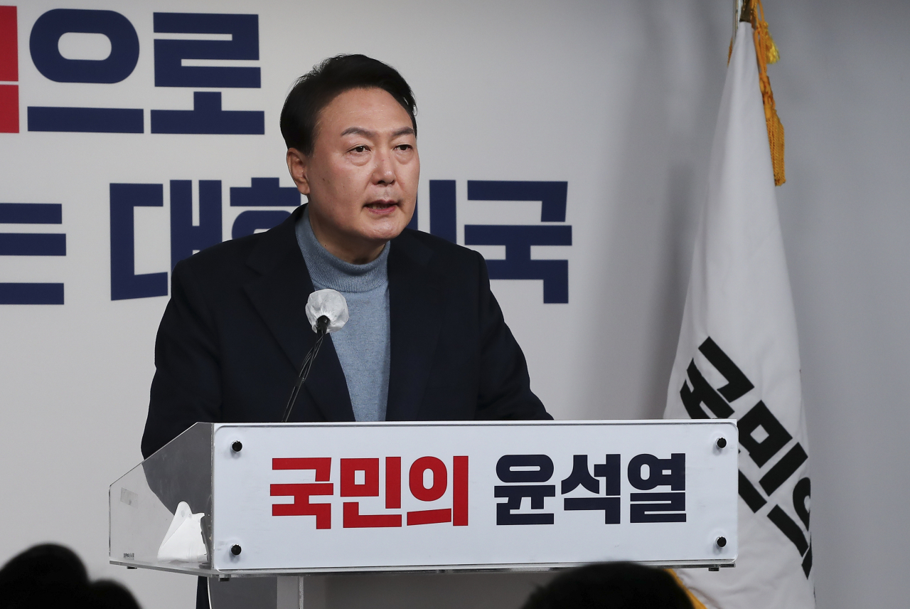 President-elect Yoon Suk-yeol speaks at his press conference at the People Power Party headquarters in Seoul on Sunday. (Pool photo) (Yonhap