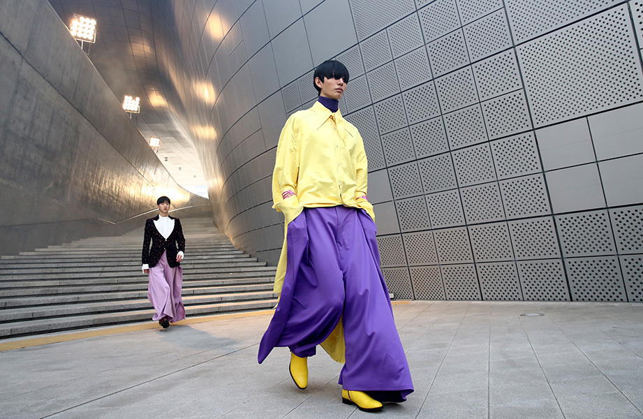 A scene from the prerecorded film of Caruso’s 2022 fall-winter collection at Seoul Fashion Week (Seoul Metropolitan Government)