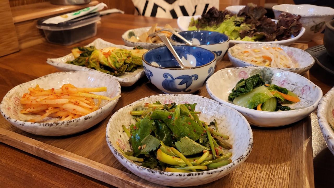 A set of namul dishes at Wonjo Jeongseon Halmae Gondrebab (Kim Hae-yeon/The Korea Herald)