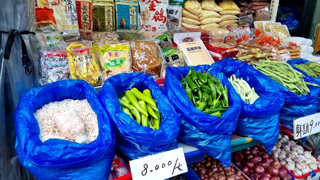 Chinese vegetables and condiments are displayed at Daerim Central Market in Yeongdeungpo-gu, Seoul. (The Korea Herald)