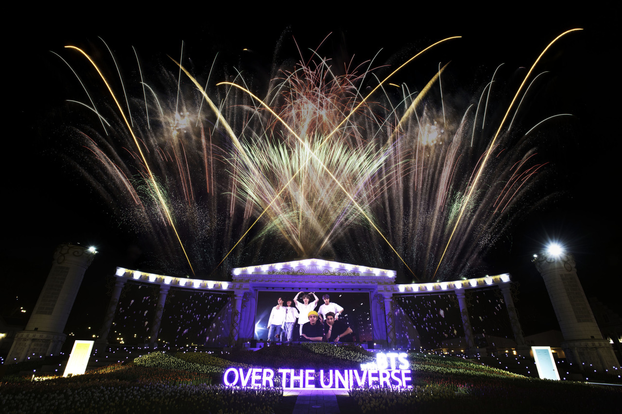 BTS’ multimedia show “Over the Universe” at Everland Theme Park (Samsung C&T)