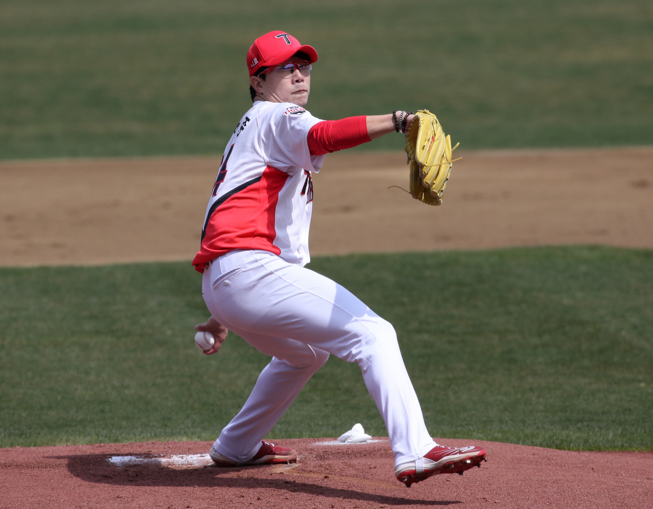 In this file photo from March 22, 2022, Yang Hyeon-jong of the Kia Tigers pitches against the Doosan Bears during the top of the first inning of a Korea Baseball Organization preseason game at Gwangju-Kia Champions Field in Gwangju, some 330 kilometers south of Seoul. (Yonhap)