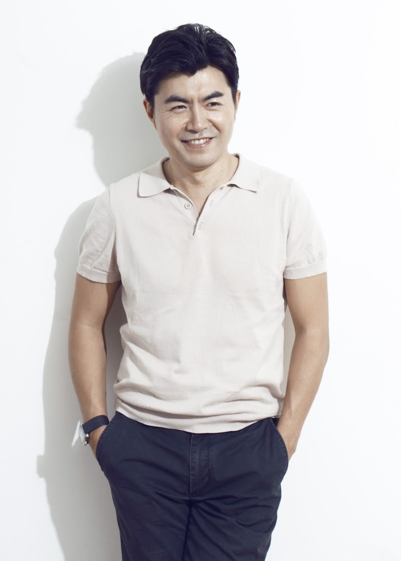 Director Lee Myoung-woo (The Studio M)