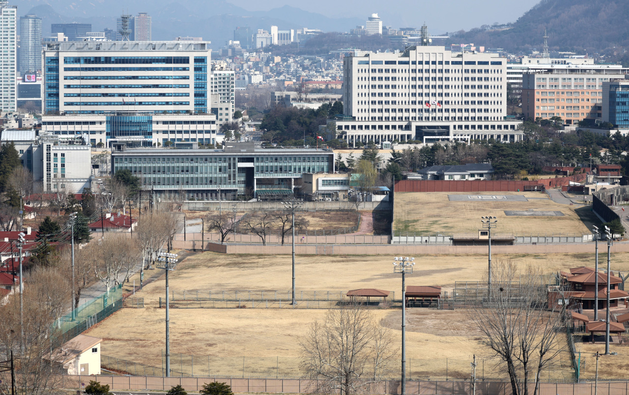 This file photo from March 22, 2022, shows buildings for the Joint Chiefs of Staff (L) and the defense ministry in the Yongsan district, central Seoul. (Yonhap)