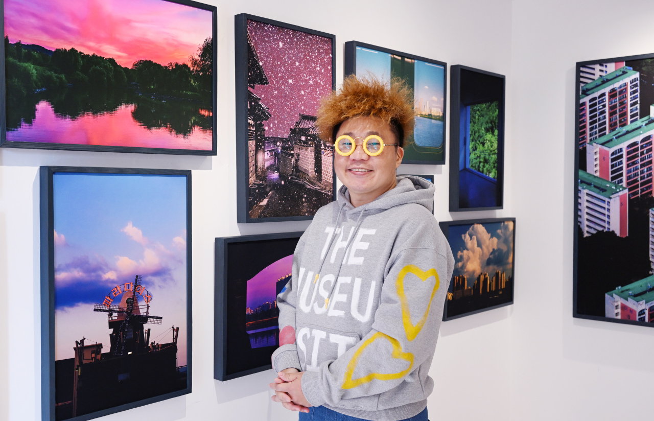 K. Chae at his exhibition “Not Seoul” (Park Hyun-Koo/The Korea Herald)
