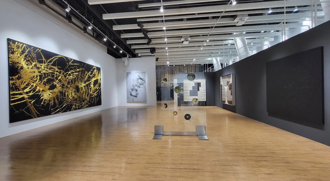 An installation view of the exhibition of Chinese artist Zhao Zhao, “Parallel Affinity,” at Tang Contemporary Art in Seoul (Tang Contemporary Art)