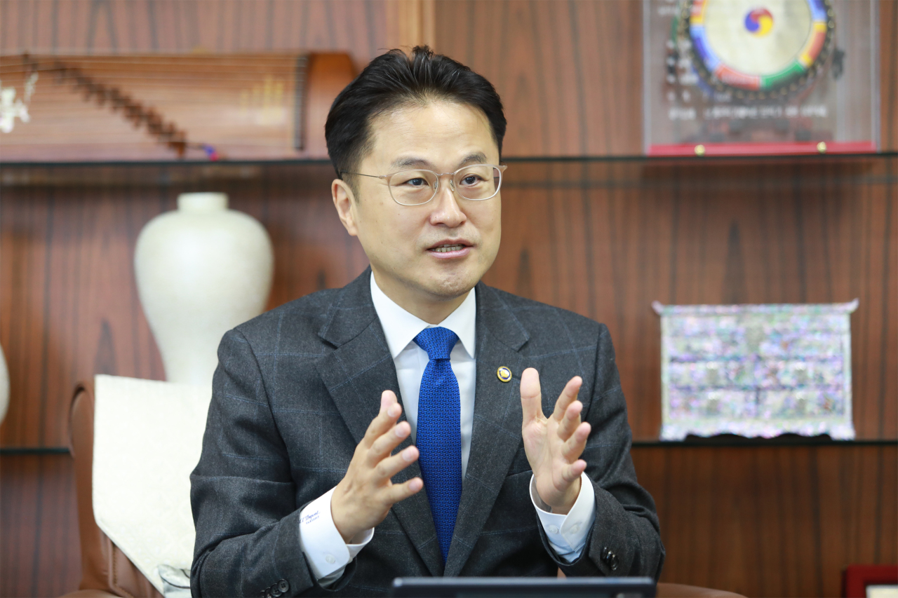 Public Procurement Services Administrator Kim Chung-woo