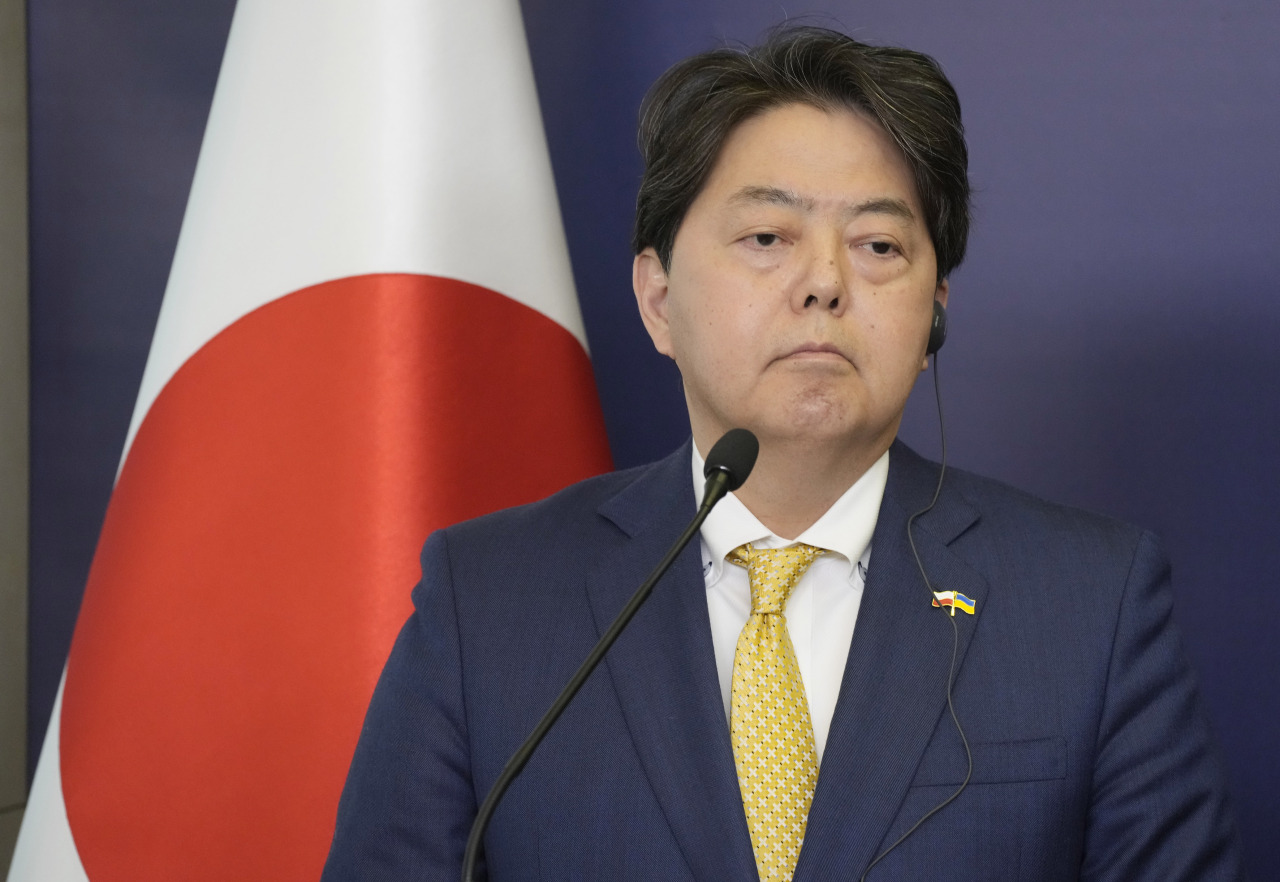 Japan’s Foreign Minister Yoshimasa Hayashi attends a news conference with his Polish counterpart Zbigniew Rau in Warsaw, Poland on April 4. (Yonhap)
