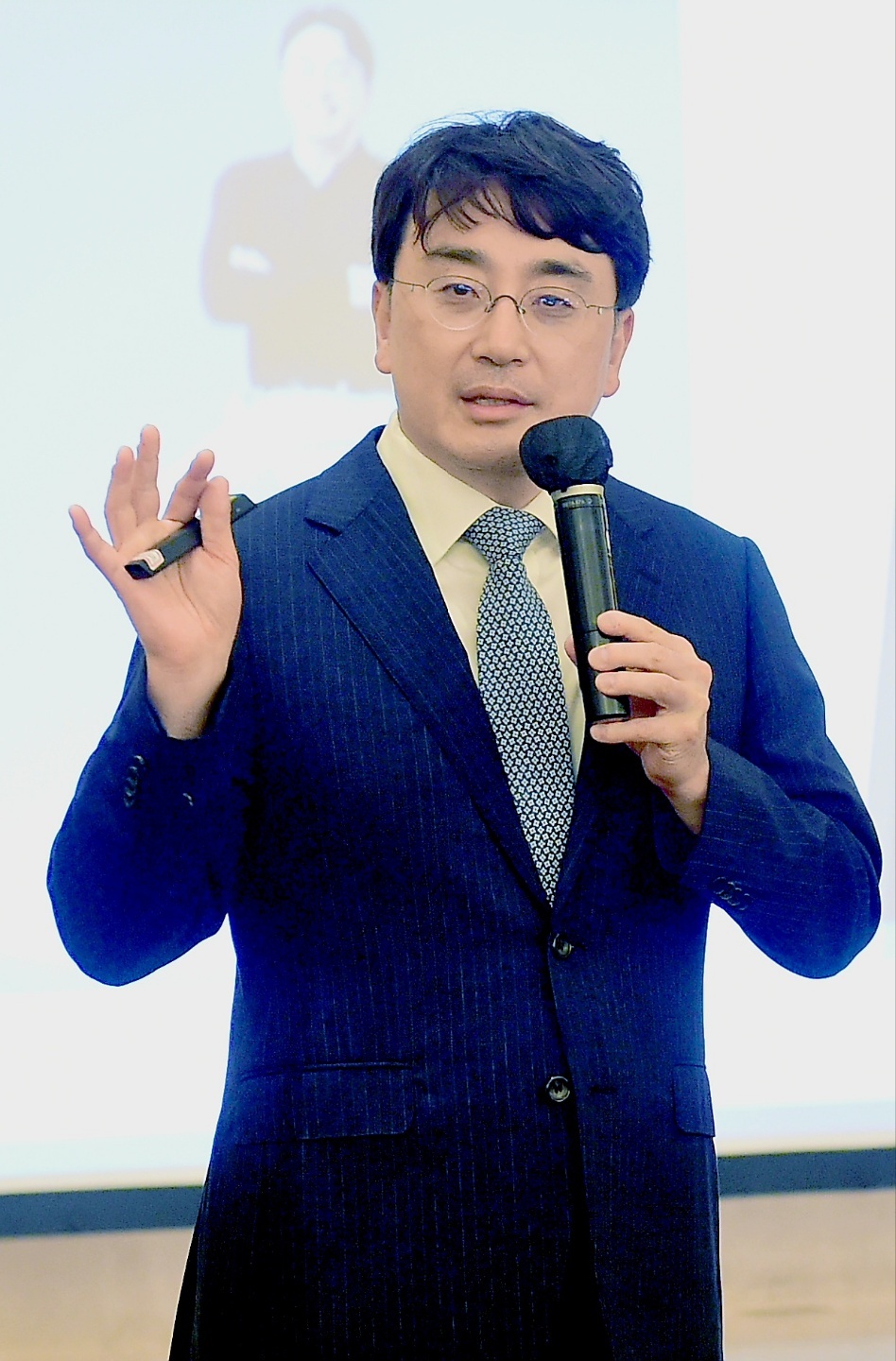 Cha In-hyuck, CEO of CJ Olive Networks, speaks at the Global Business Forum 2022 in Seoul on Wednesday. (The Korea Herald)
