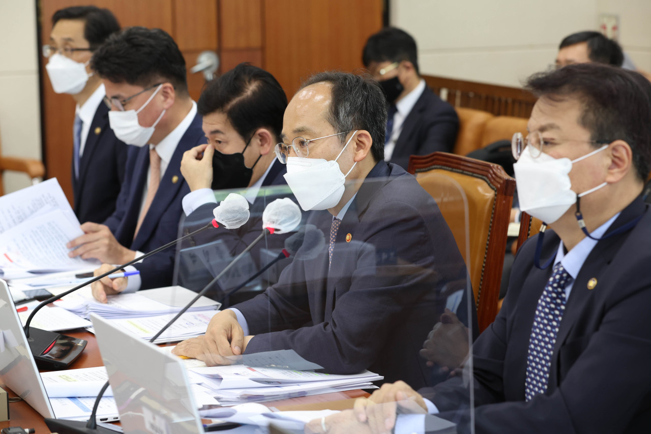 Finance Minister Choo Kyung-ho (second from right) speaks Tuesday during a general meeting of the National Assembly`s Strategy and Finance Committee on the supplementary budget proposal from the Yoon Suk-yeol administration. (Joint Press Corps)