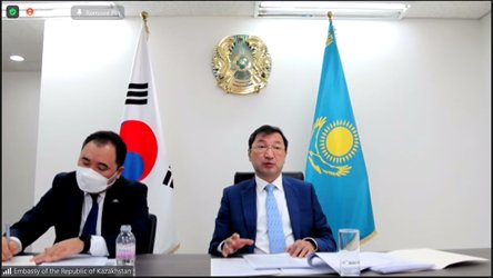 Kazakh Ambassador to Korea Bakyt Dyussenbayev discusses major amendments in Kazakhstan’s constitution and political reforms, in Seoul on Tuesday via Zoom. (Screen capture)