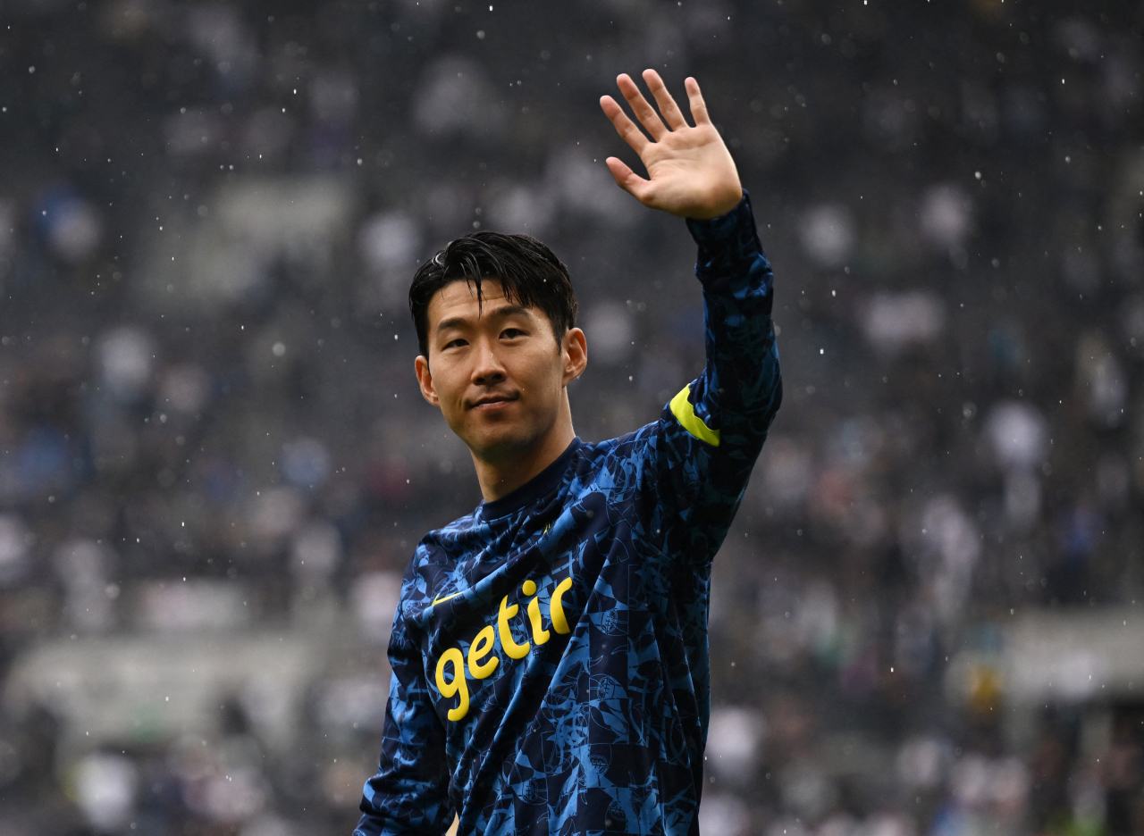 In this Reuters photo, Son Heung-min of Tottenham Hotspur acknowledges the crowd after his club's 1-0 victory over Burnley in a Premier League match at Tottenham Hotspur Stadium in London on Sunday. (Yonhap)