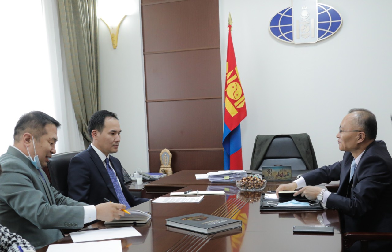 Mongolian Deputy Foreign Minister Munkhjin Batsumber (second from left) attends a meeting with North Korean ambassador to Mongolia O Sung-ho (first from right) on Friday in Ulaanbaatar. (Ministry of Foreign Affairs of Mongolia)