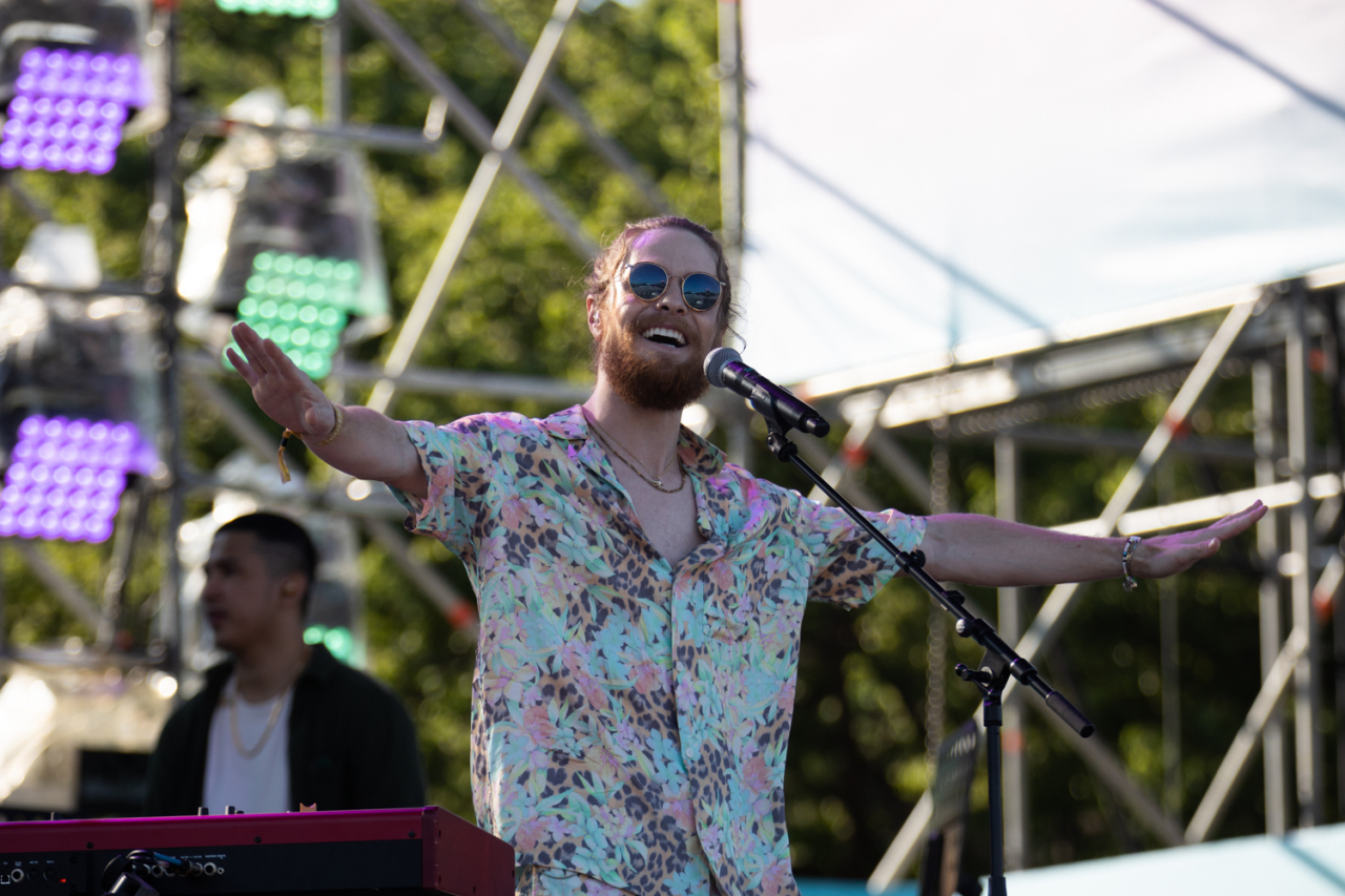 American singer-songwriter Johnny Stimson performs onstage at Seoul Jazz Festival at the Olympic Park’s 88 Jandi Madang, in southeastern Seoul, on Friday. (Seoul Jazz Festival)