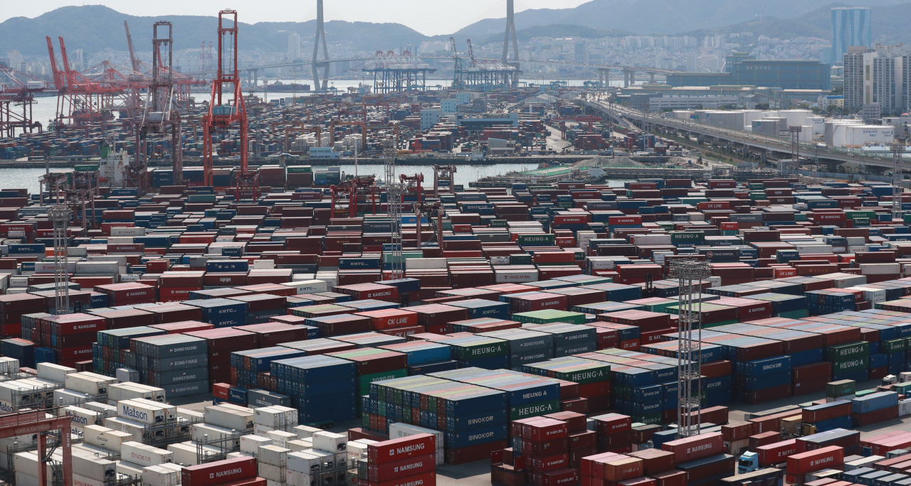 A view of the container terminal at Busan Harbor on Tuesday (Yonhap)