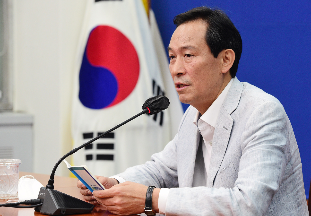 Rep. Woo Sang-ho, the leader of the main opposition Democratic Party of Korea’s emergency steering committee speaks at a press conference at the National Assembly on Sunday. (Yonhap)