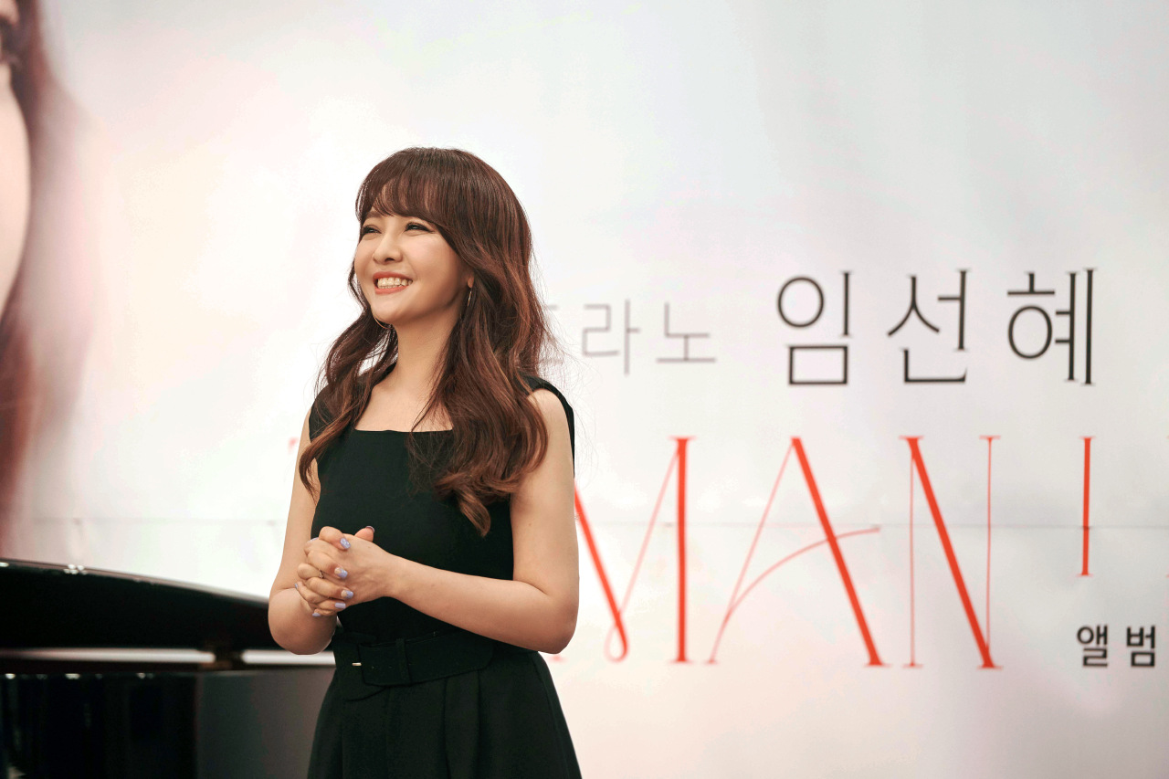 Soprano Im Sun-hae sings during a press conference on Wednesday. (Universal Music Korea)