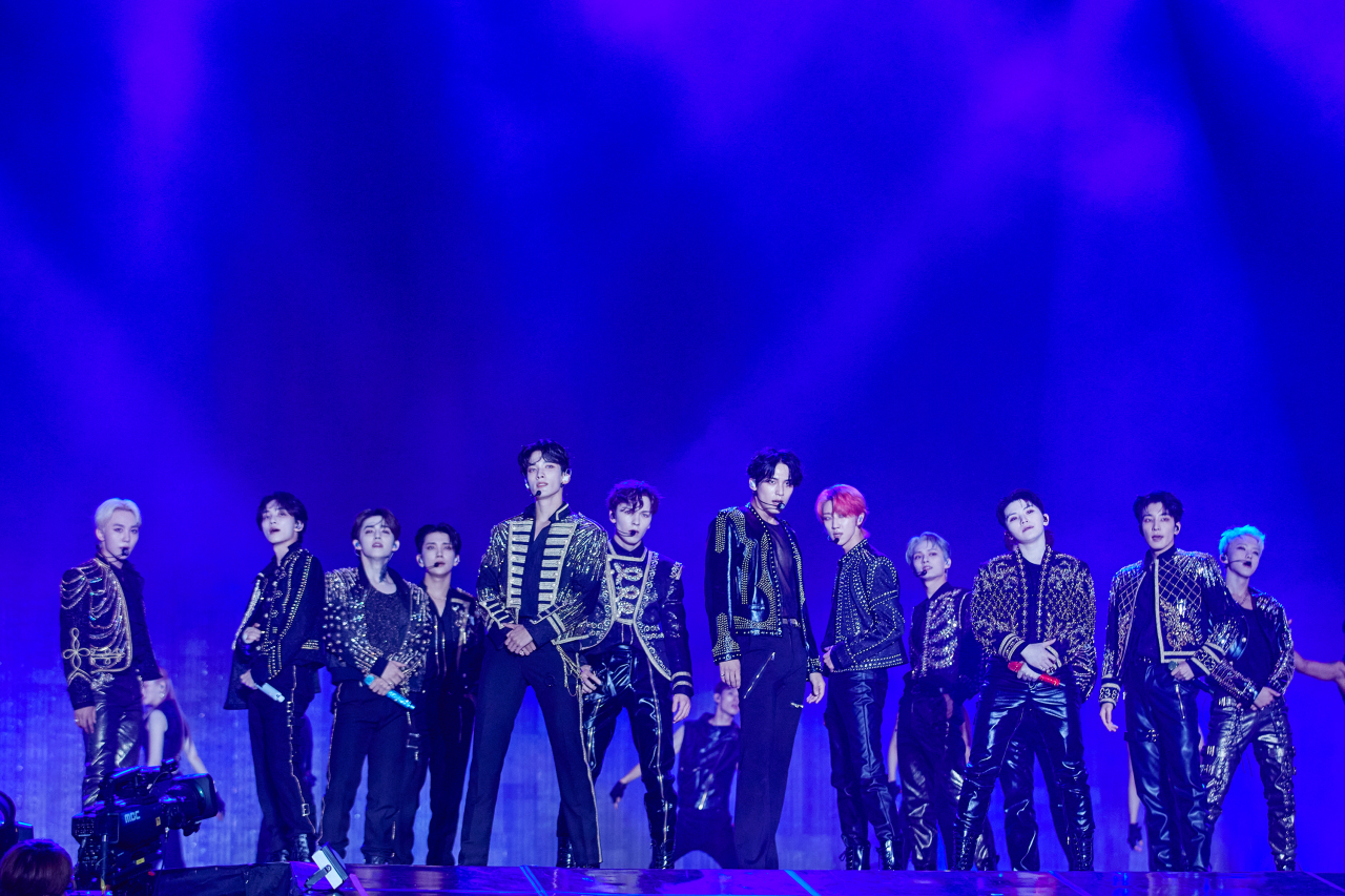 K-pop band Seventeen holds its concert, “Seventeen World Tour ‘Be the Sun’ – Seoul,” at Gocheok Sky Dome in Seoul on Saturday. (Pledis Entertainment)