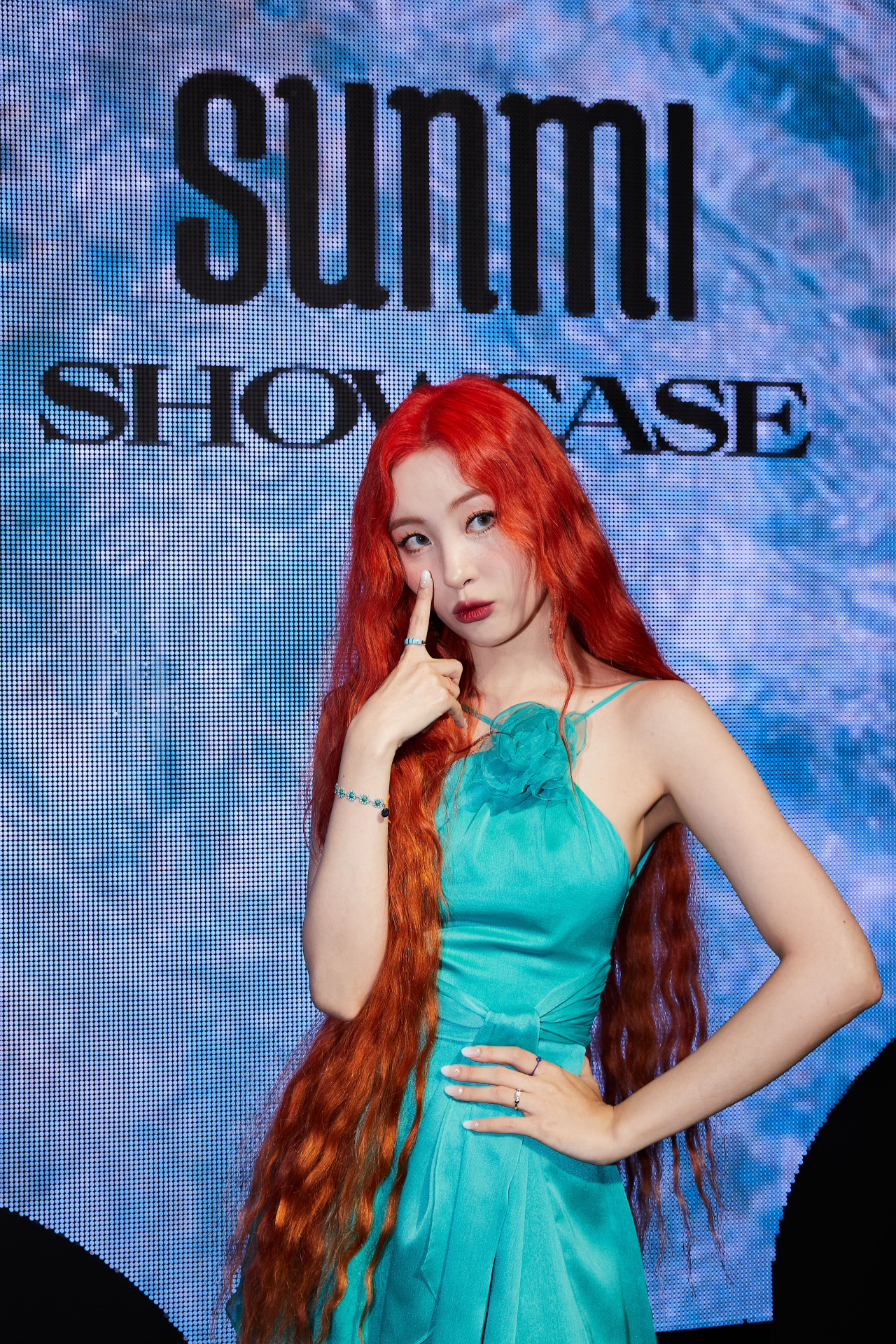 Sunmi poses during a press conference for her new digital single “Heart Burn” in Seoul on Wednesday. (Abyss Company)