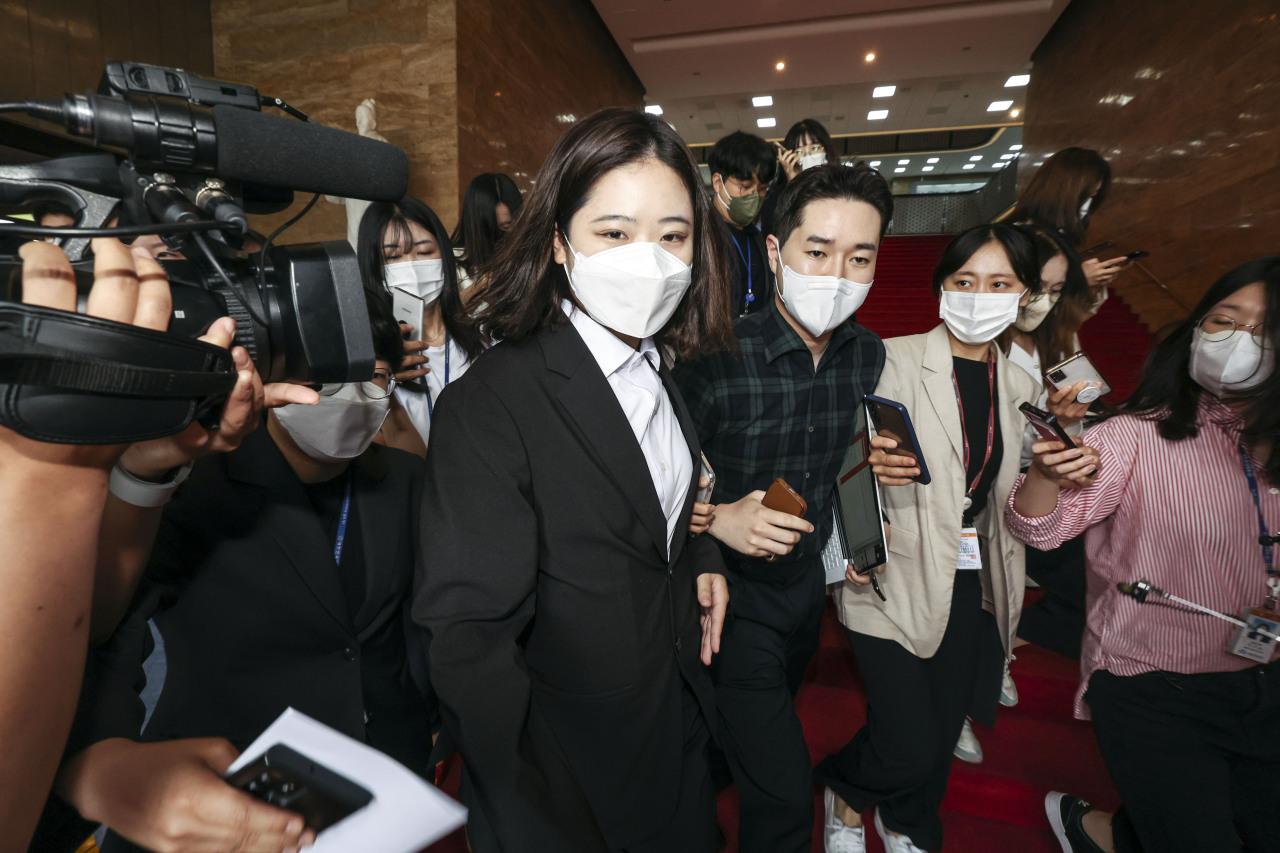 Park Ji-hyun, former co-chair of the emergency steering committee for the Democratic Party of Korea, leaves the National Assembly on June 2. (Joint Press Corps)