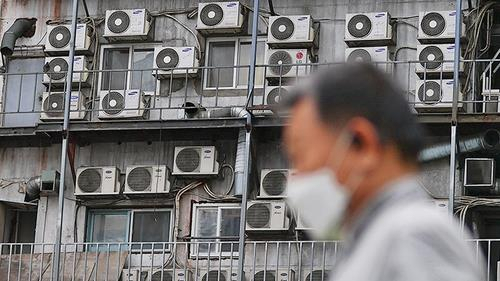 This undated file photo shows air conditioning condenser units outside a building in Seoul. (Yonhap)