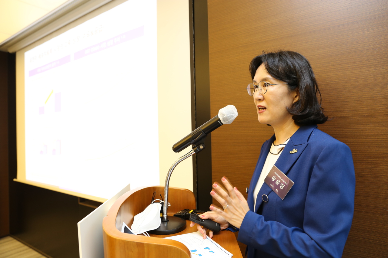 Song Yun-jeong, CEO of Matica Biotechnology, speaks to reporters at the Cha Bio complex in Pangyo, Gyeonggi Province, on Thursday. (Cha Bio Group)